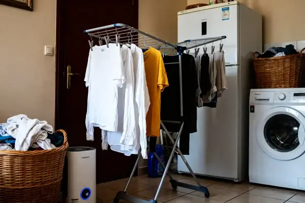 Séchoir intérieur, machine à laver et conseils seche linge comment choisir pratiques pour la buanderie